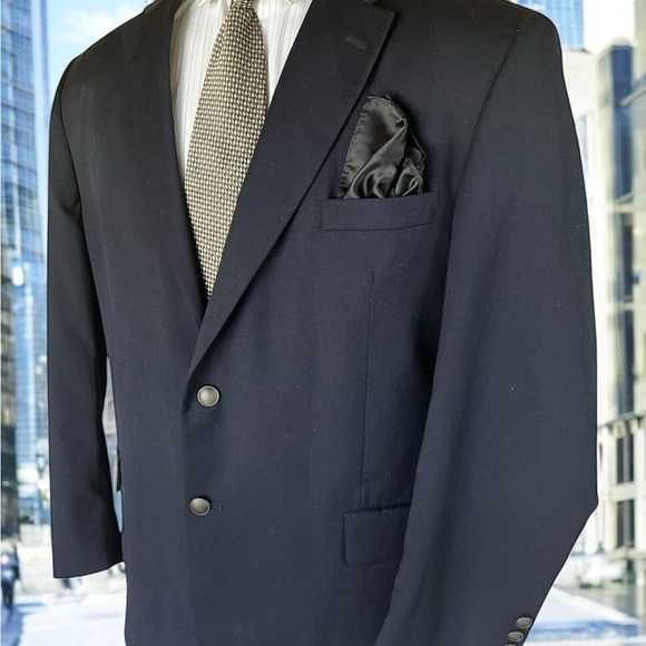 Jos. A. Bank Classic Black Men's Blazer Sleek and Modern Appeal - Picture 4 of 10